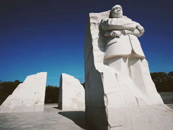 statue of Dr. martin luther king jr