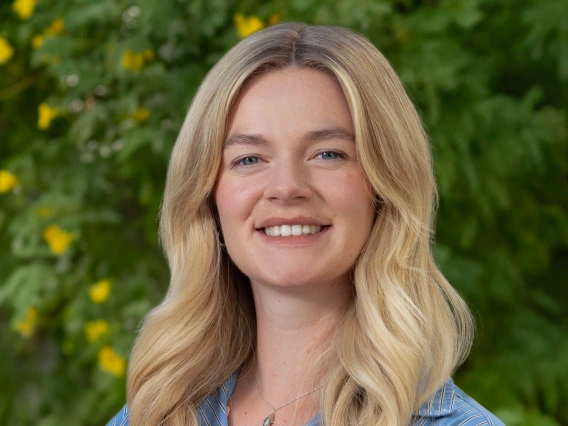 perry_anne headshot