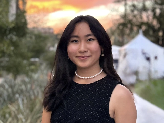 Headshot of Felicia Zhang