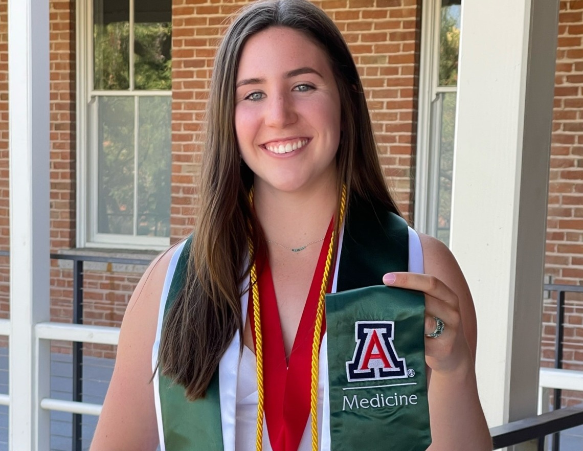 Hannah Doskicz graduating from the college of medicine