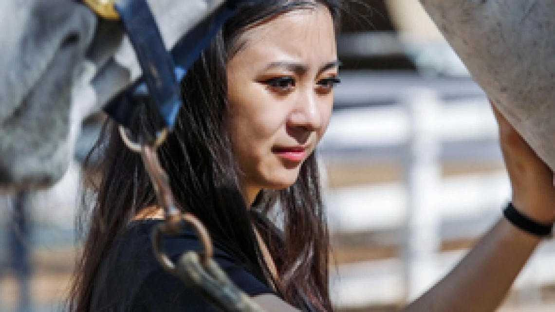 Photo of Isabelle Chea with horse