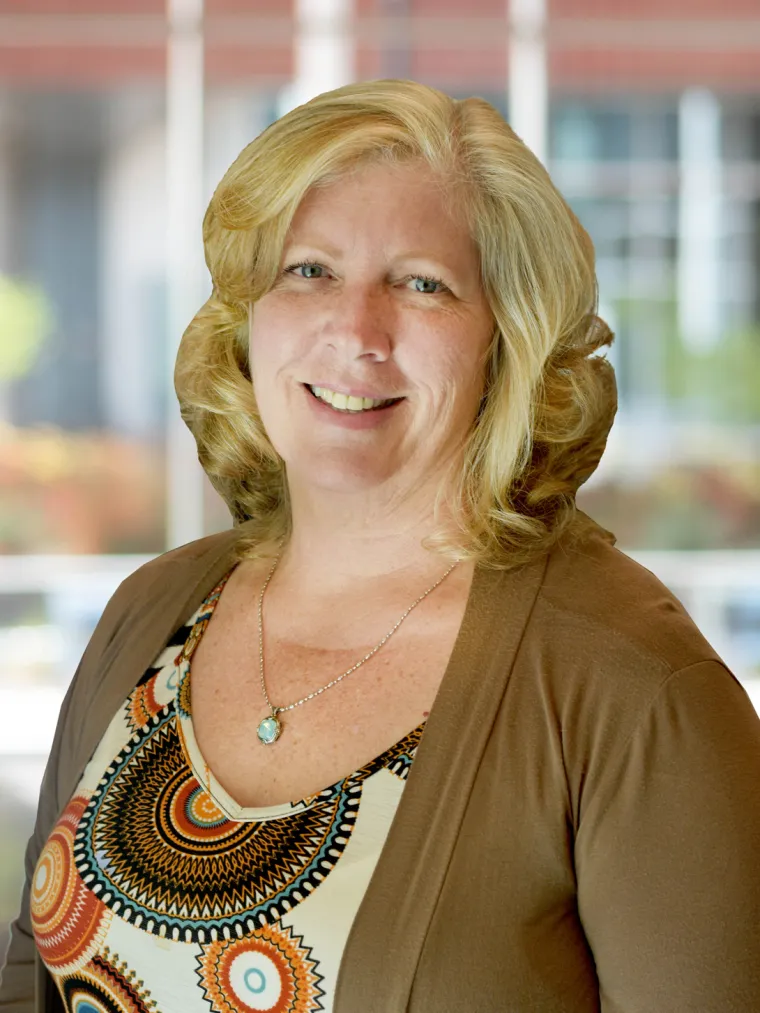 Headshot of Erin Deely