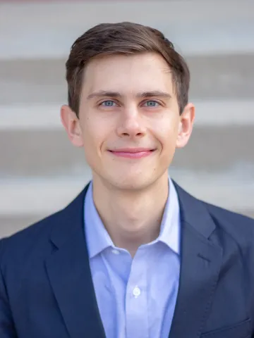 Daniel Linder Headshot