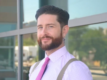 Headshot of Evan Long Martin-Casler