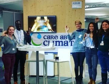 Students at climate conference 