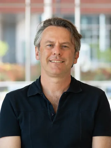 Headshot of Victor Braitberg