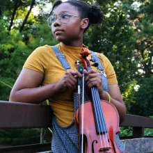 Dorthea Stephenson with viola